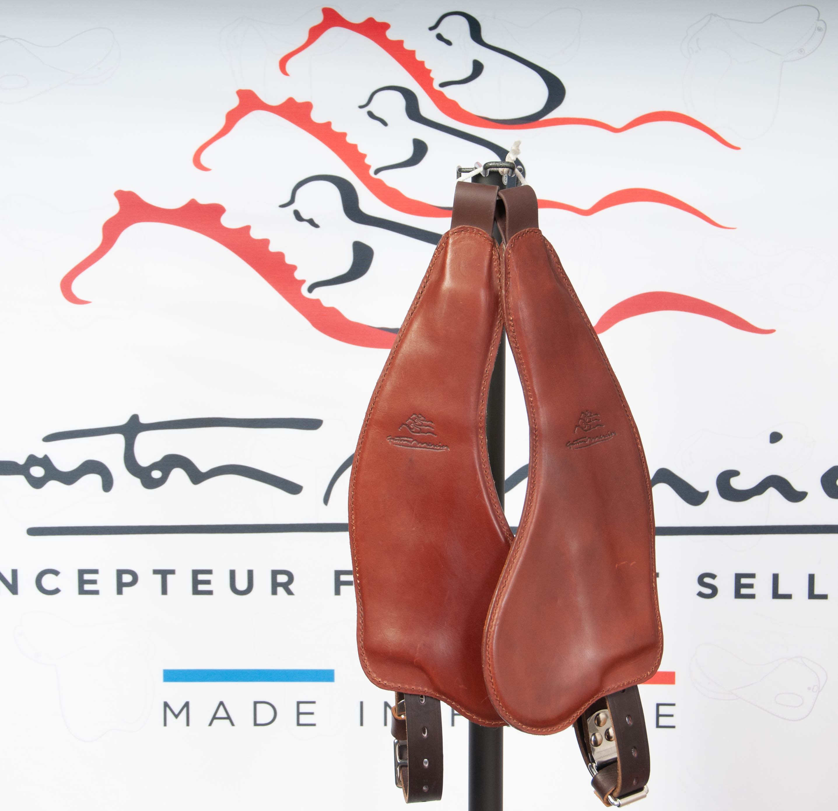 Black Anatomic Stirrup Leathers S