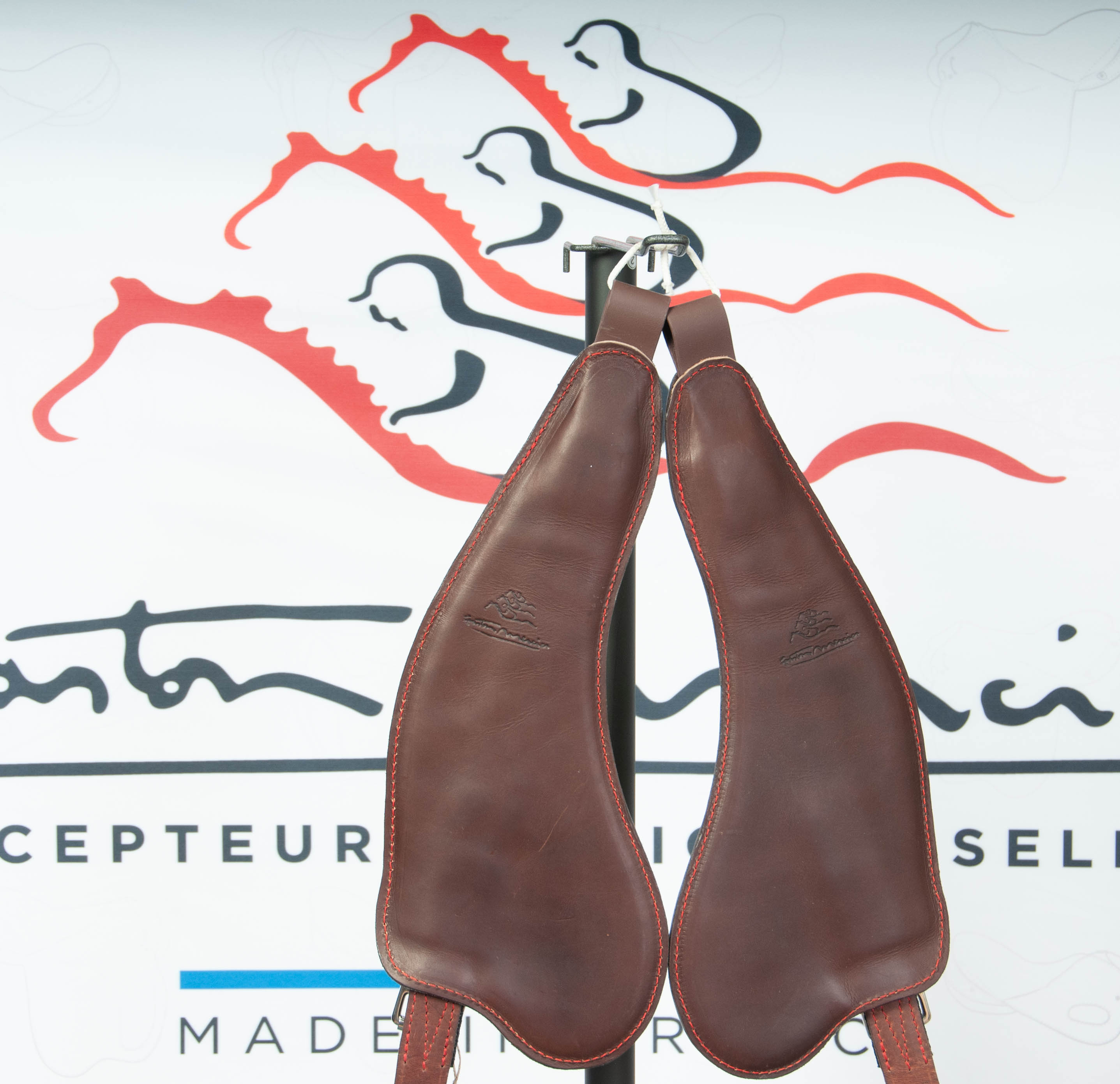 Black Anatomic Stirrup Leathers S